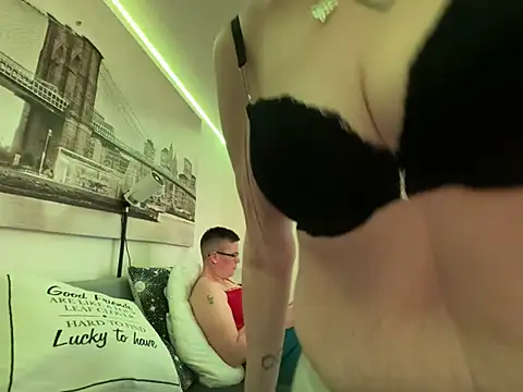 Curvy-Jinx online show from 4, 4, 2026