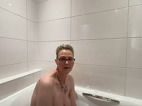 Curvy-Jinx online show from 9, 4, 2026