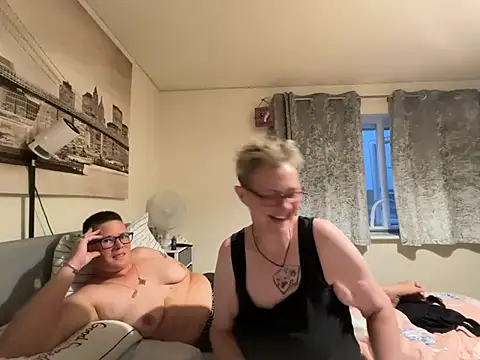 Snapshot of Curvy-Jinx chatting on 9, 7, 2026 Curvy-Jinx online show from 9, 7, 2026