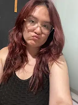 Snapshot of AliaMiller_ chatting on 5, 7, 2026 AliaMiller online show from 5, 7, 2026