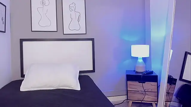 Snapshot of MartinaRizzi chatting on 11, 9, 2025 MartinaRizzi online show from 11, 9, 2025