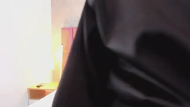 Snapshot of MartinaRizzi chatting on 27, 10, 2025 MartinaRizzi online show from 27, 10, 2025