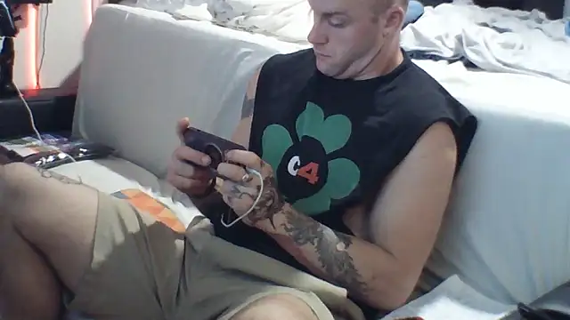 Snapshot of Luv2SuckBWC92 chatting on 14, 9, 2025 Luv2SuckBWC92 online show from 14, 9, 2025