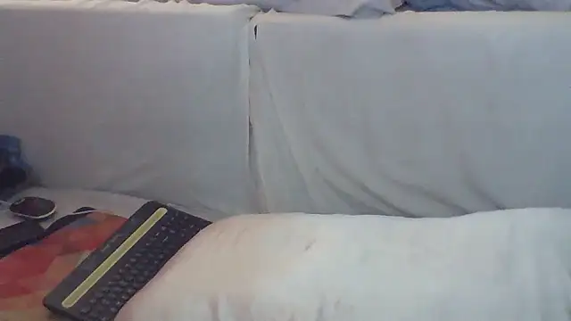 Snapshot of Luv2SuckBWC92 chatting on 15, 9, 2025 Luv2SuckBWC92 online show from 15, 9, 2025