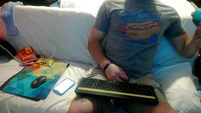 Snapshot of Luv2SuckBWC92 chatting on 18, 9, 2025 Luv2SuckBWC92 online show from 18, 9, 2025