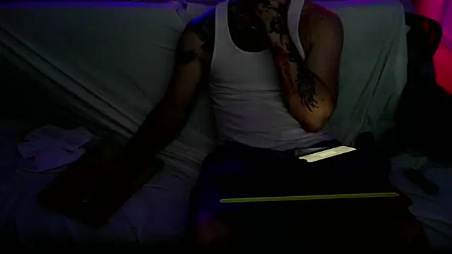 Snapshot of Luv2SuckBWC92 chatting on 25, 9, 2025 Luv2SuckBWC92 online show from 25, 9, 2025