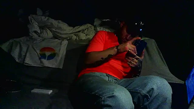 Snapshot of Luv2SuckBWC92 chatting on 6, 3, 2026 Luv2SuckBWC92 online show from 6, 3, 2026