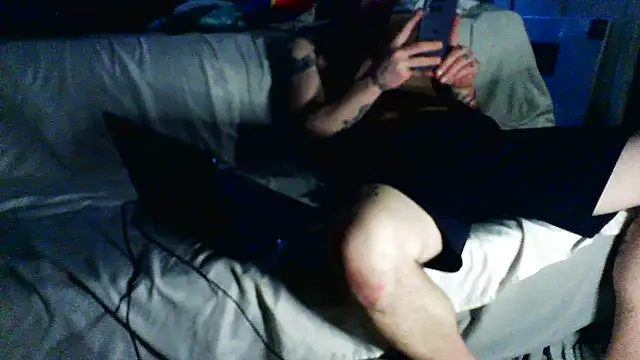 Snapshot of Luv2SuckBWC92 chatting on 7, 3, 2026 Luv2SuckBWC92 online show from 7, 3, 2026