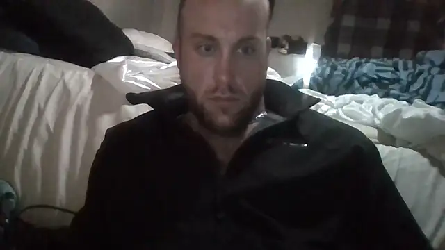 Snapshot of Luv2SuckBWC92 chatting on 8, 3, 2026 Luv2SuckBWC92 online show from 8, 3, 2026