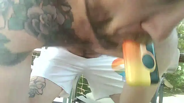 Snapshot of Luv2SuckBWC92 chatting on 22, 4, 2026 Luv2SuckBWC92 online show from 22, 4, 2026