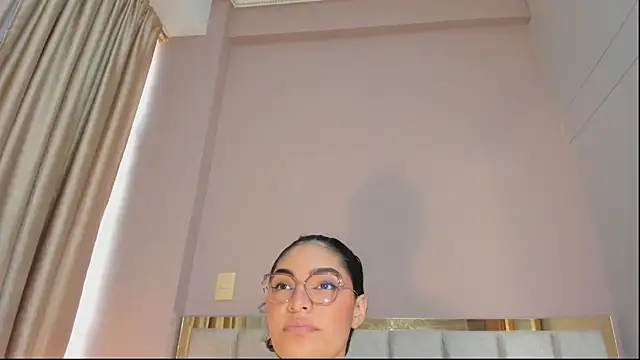 Snapshot of LunaAspen_ chatting on 4, 3, 2026 LunaAspen online show from 4, 3, 2026