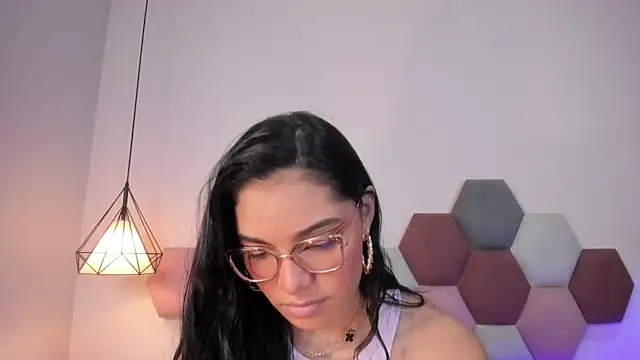 Snapshot of LunaAspen_ chatting on 9, 3, 2026 LunaAspen online show from 9, 3, 2026