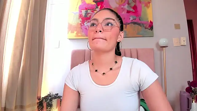 Snapshot of LunaAspen_ chatting on 15, 4, 2026 LunaAspen online show from 15, 4, 2026