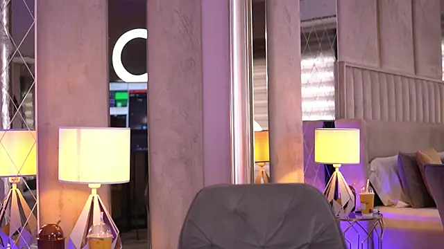 Snapshot of FrancescaDante chatting on 30, 9, 2025 FrancescaDante online show from 30, 9, 2025