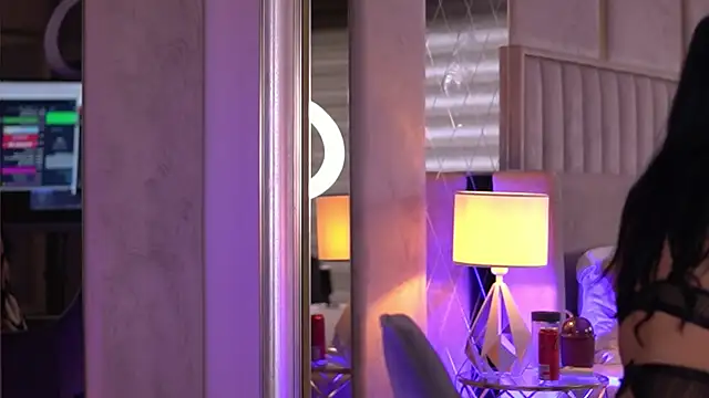 Snapshot of FrancescaDante chatting on 14, 10, 2025 FrancescaDante online show from 14, 10, 2025