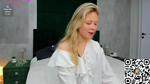 Snapshot of Margo-pvt chatting on 18, 10, 2025 Margo-pvt online show from 18, 10, 2025