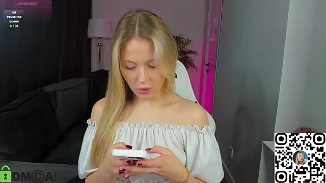 Snapshot of Margo-pvt chatting on 15, 11, 2025 Margo-pvt online show from 15, 11, 2025