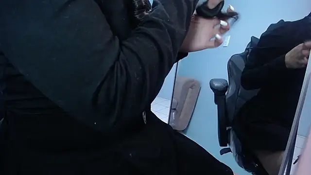 victoria hernandez t  online show from 19, 11, 2025