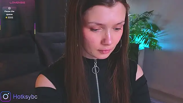 Snapshot of Hot_ksy chatting on 8, 9, 2025 Hot ksy online show from 8, 9, 2025