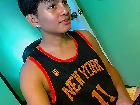 Snapshot of Alexx_143 chatting on 17, 7, 2026 Alexx 143 online show from 17, 7, 2026