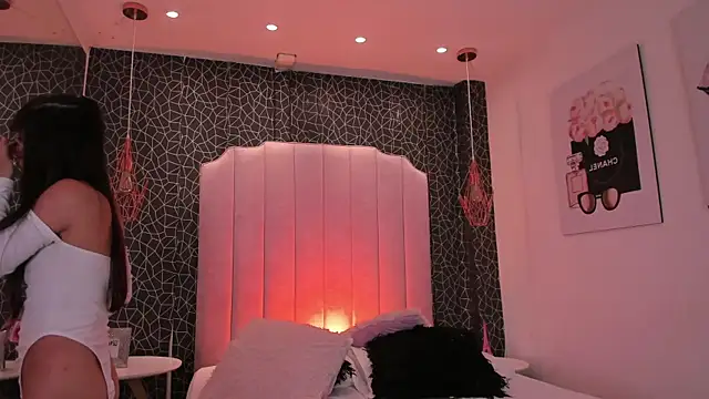 Snapshot of TifannyWolf_ chatting on 9, 9, 2025 TifannyWolf online show from 9, 9, 2025