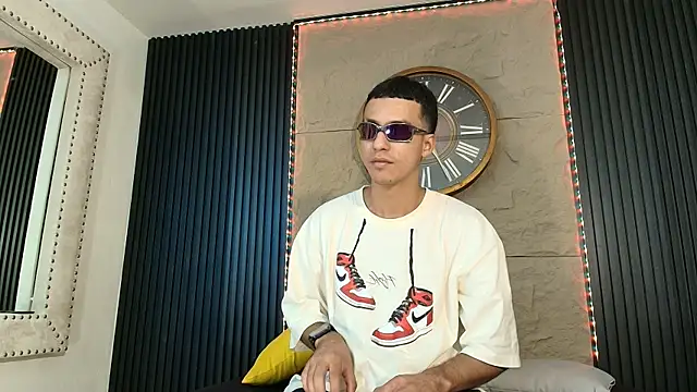 Snapshot of Marcus_Jeron chatting on 10, 5, 2026 Marcus Jeron online show from 10, 5, 2026