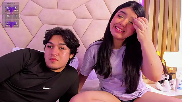 Snapshot of EmilyANDrew_ chatting on 12, 9, 2025 EmilyANDrew online show from 12, 9, 2025