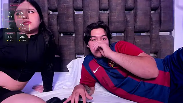 Snapshot of EmilyANDrew_ chatting on 15, 10, 2025 EmilyANDrew online show from 15, 10, 2025