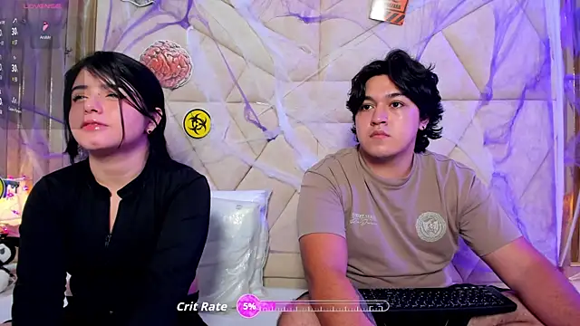 Snapshot of EmilyANDrew_ chatting on 21, 10, 2025 EmilyANDrew online show from 21, 10, 2025