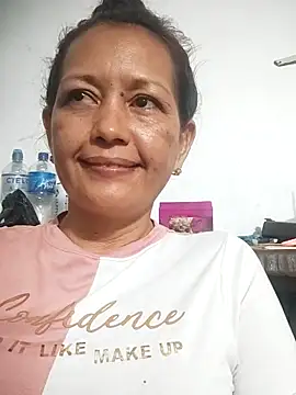 Snapshot of marinita13 chatting on 10, 10, 2025 marinita13 online show from 10, 10, 2025