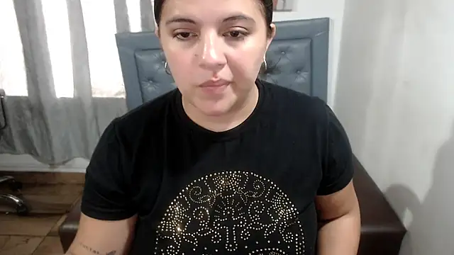 Snapshot of sarah_aguilar chatting on 21, 5, 2026 sarah aguilar online show from 21, 5, 2026