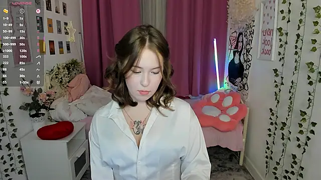 Snapshot of LanaRoselle chatting on 6, 3, 2026 LanaRoselle online show from 6, 3, 2026