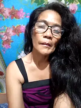 Snapshot of ImYourWoman_55 chatting on 31, 10, 2025 ImYourWoman 55 online show from 31, 10, 2025