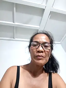 Snapshot of ImYourWoman_55 chatting on 5, 12, 2025 ImYourWoman 55 online show from 5, 12, 2025