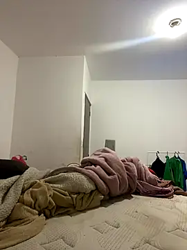 Snapshot of Chloe_Leaozinho chatting on 15, 10, 2025 Chloe Leaozinho online show from 15, 10, 2025