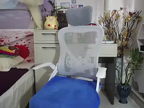 Snapshot of lyly_asian chatting on 11, 11, 2025 lyly asian online show from 11, 11, 2025