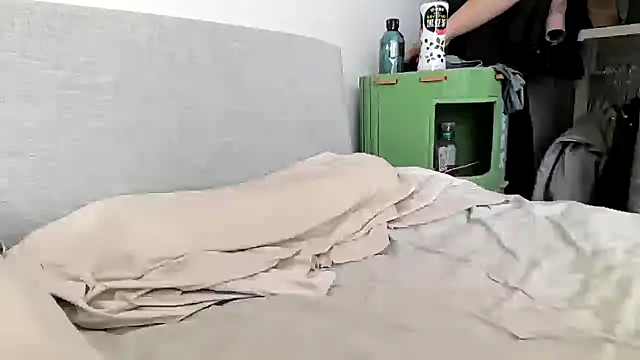 Bytheway0122 online show from 11, 11, 2025