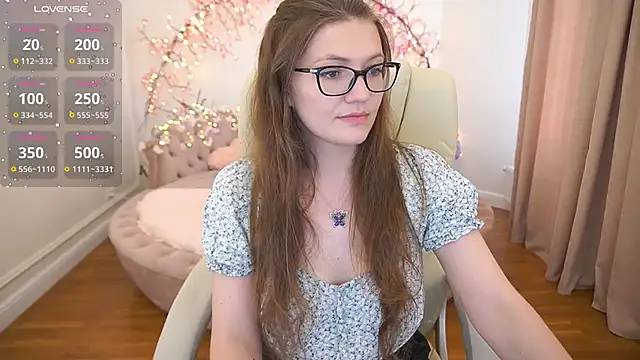 Snapshot of Cinderellavii chatting on 11, 6, 2026 Cinderellavii online show from 11, 6, 2026