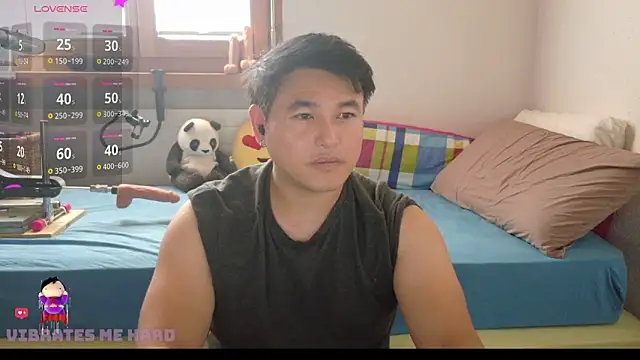 Snapshot of AsianBoy_WhiteDaddy chatting on 20, 9, 2025 AsianBoy WhiteDaddy online show from 20, 9, 2025