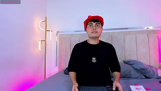 Molly sweetlove online show from 4, 12, 2025