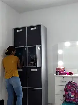 Snapshot of Merybeks chatting on 23, 10, 2025 Merybeks online show from 23, 10, 2025