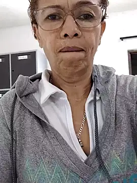 Snapshot of Merybeks chatting on 31, 10, 2025 Merybeks online show from 31, 10, 2025