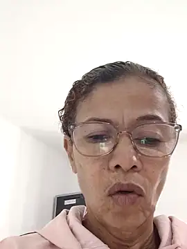 Snapshot of Merybeks chatting on 2, 11, 2025 Merybeks online show from 2, 11, 2025