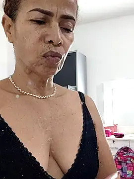 Snapshot of Merybeks chatting on 7, 11, 2025 Merybeks online show from 7, 11, 2025