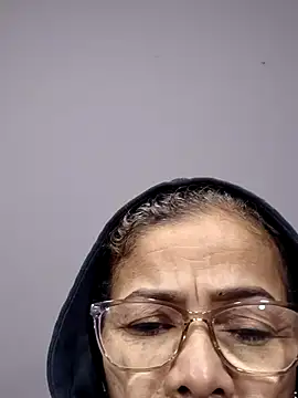 Snapshot of Merybeks chatting on 18, 11, 2025 Merybeks online show from 18, 11, 2025