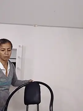 Snapshot of Merybeks chatting on 25, 11, 2025 Merybeks online show from 25, 11, 2025