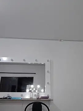 Snapshot of Merybeks chatting on 16, 12, 2025 Merybeks online show from 16, 12, 2025