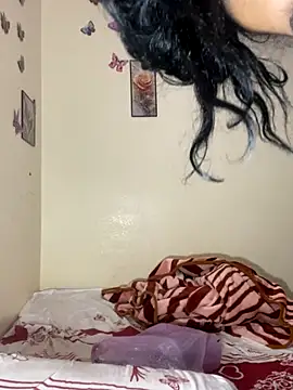 Snapshot of Nottella chatting on 14, 11, 2025 Nottella online show from 14, 11, 2025