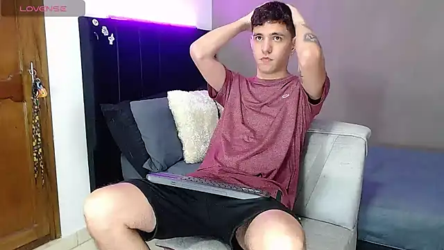 Matteo12  online show from 10, 4, 2026