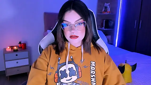 OphelianaRose33 online show from 22, 11, 2025